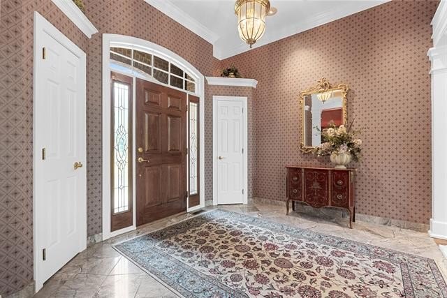 A truly exceptional property where quality, elegance, and views - photo 8