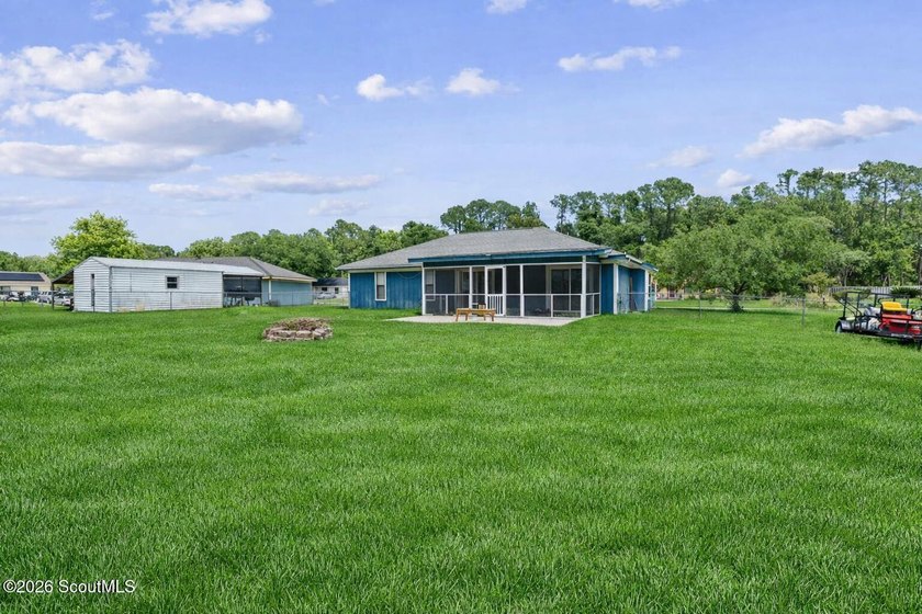 Discover this beautifully updated 3 bedroom, 2 bathroom home - photo 22
