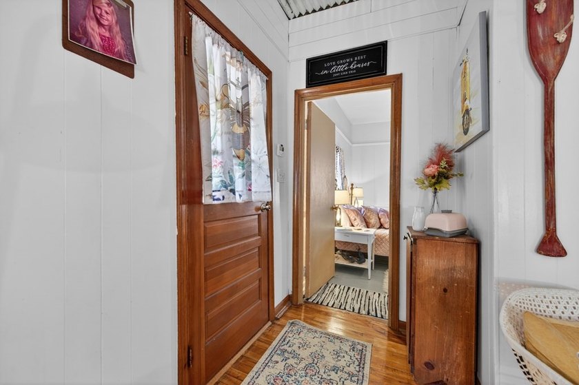 Charming and full of character, this cozy 2-bedroom, 1-bath - photo 11