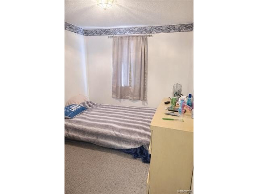 Charming 3-Bedroom Berm Home in a Peaceful Setting MOTIVATED - photo 12
