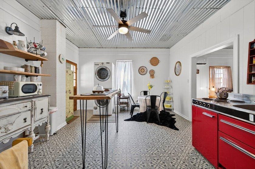 Charming and full of character, this cozy 2-bedroom, 1-bath - photo 20