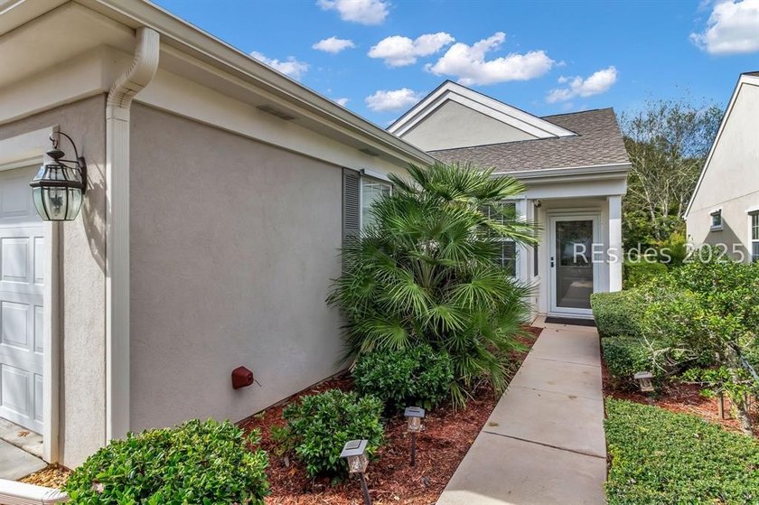 Welcome Home! Step into this charming Primrose floor plan - photo 3