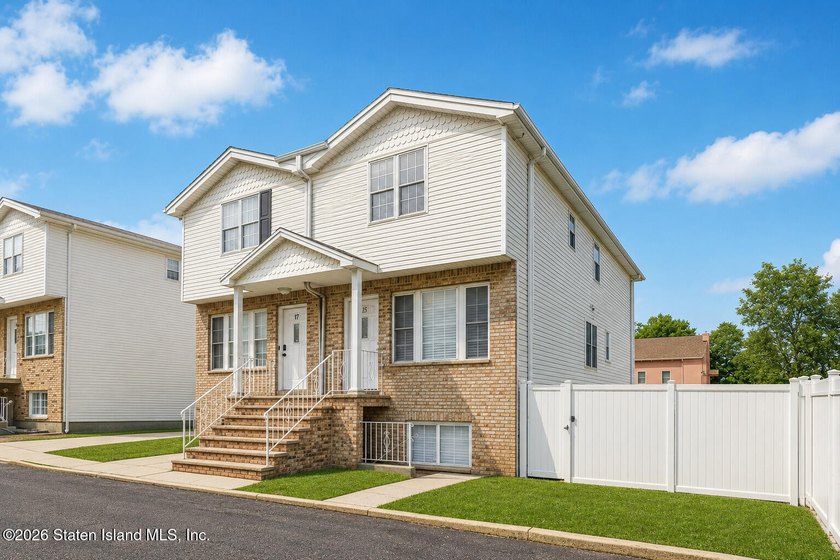 Rare opportunity for investor or end user to own a spacious - photo 2