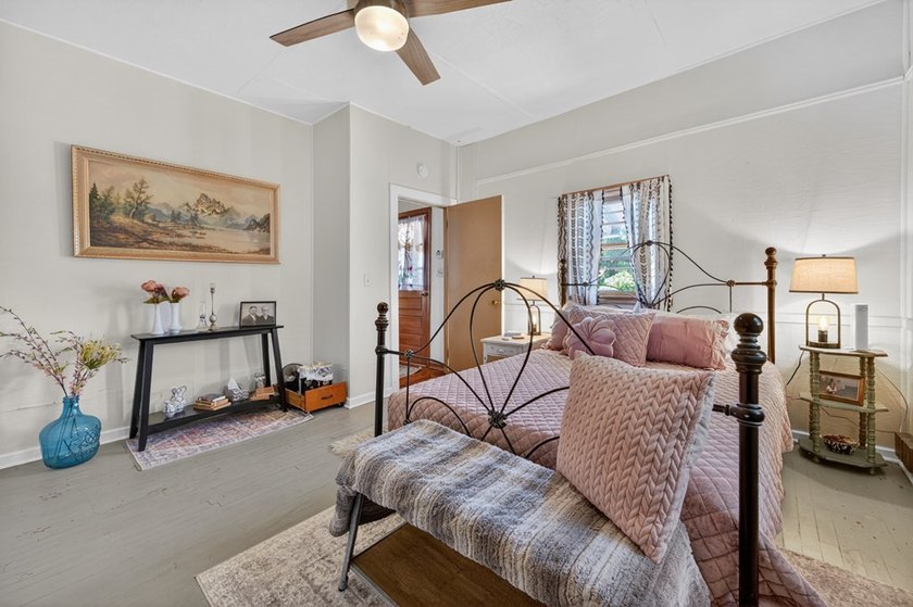 Charming and full of character, this cozy 2-bedroom, 1-bath - photo 34