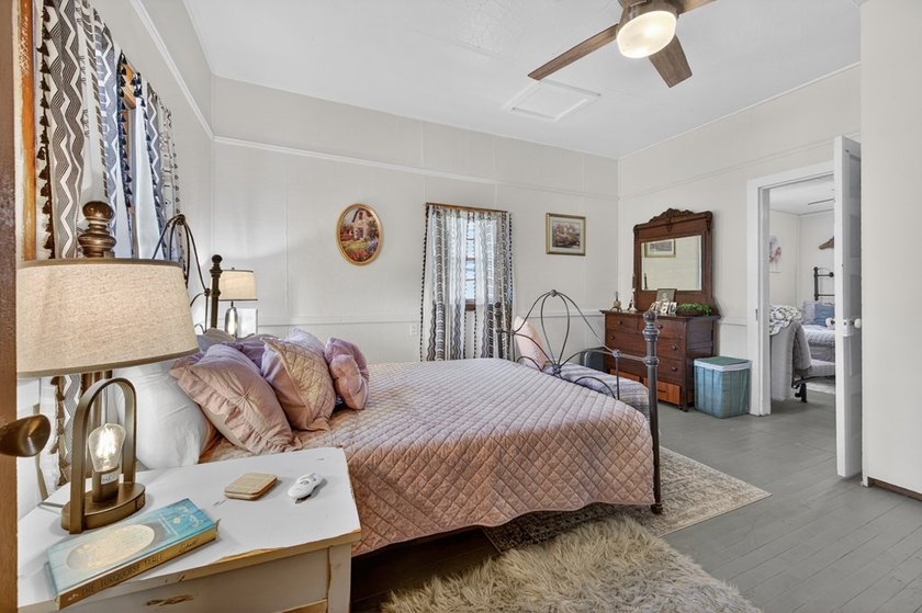 Charming and full of character, this cozy 2-bedroom, 1-bath - photo 36