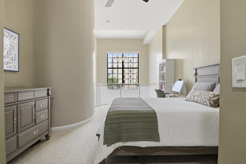 This impeccably maintained loft delivers the perfect blend of - photo 12