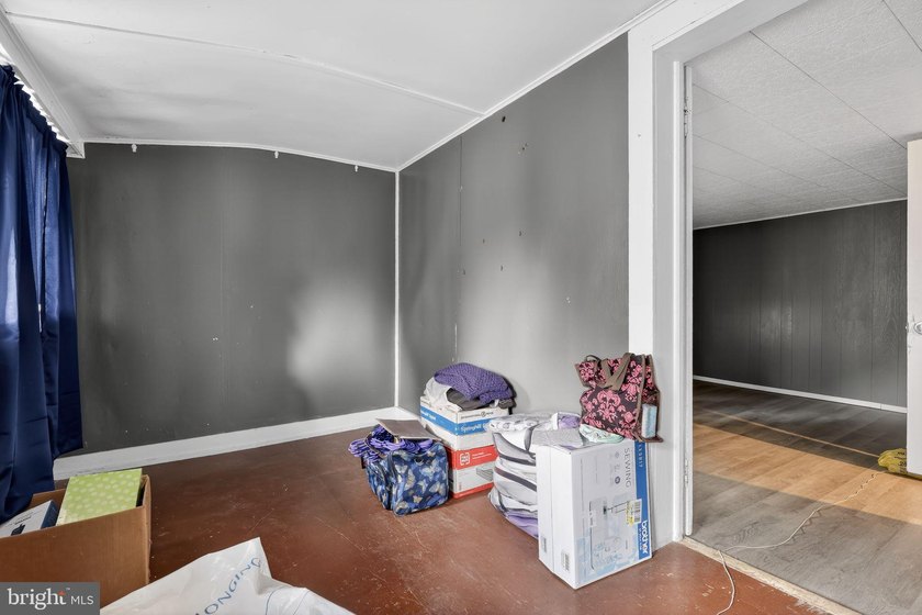 Welcome to 119 Calvert St in Jersey Shore - a spacious property - photo 6
