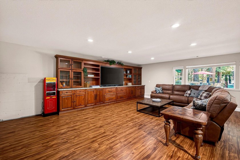 Spacious Mountain Retreat in Bailey Creek at Lake Almanor. This - photo 27