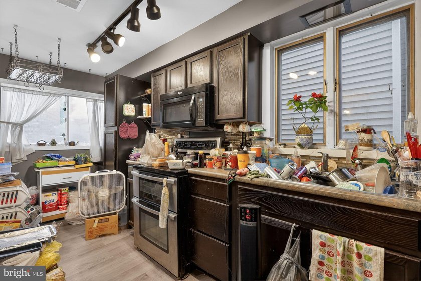 Welcome to 119 Calvert St in Jersey Shore - a spacious property - photo 9