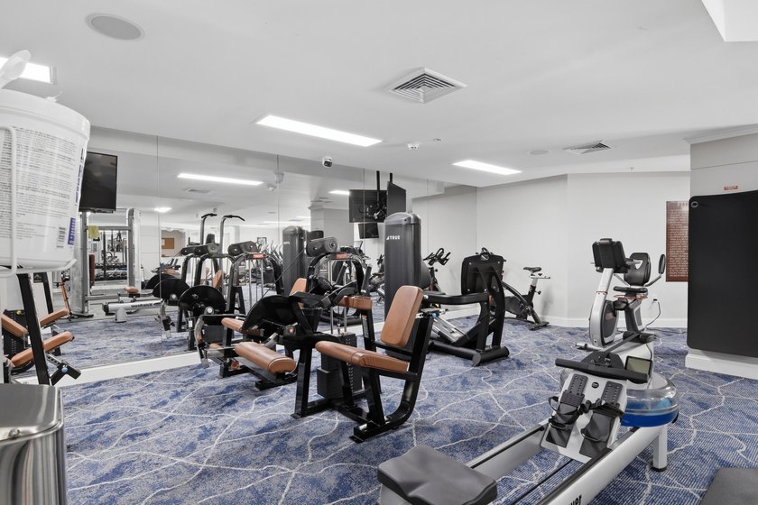 This impeccably maintained loft delivers the perfect blend of - photo 30