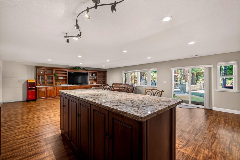 Spacious Mountain Retreat in Bailey Creek at Lake Almanor. This - photo 32