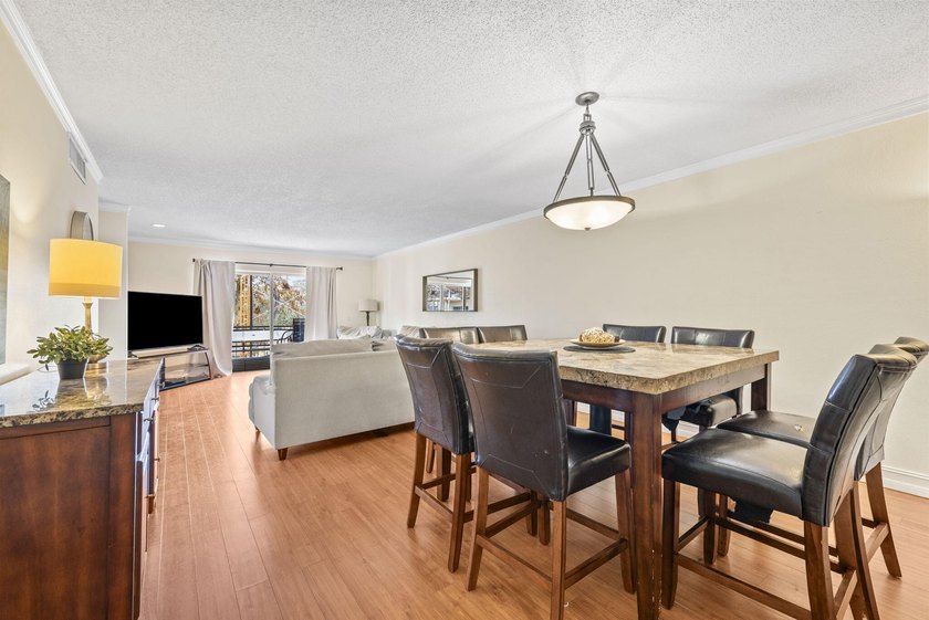 Welcome to this beautifully renovated 2-bedroom, 2-bathroom - photo 3
