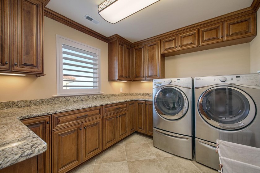 8908 N. Ocean Blvd: The Crown Jewel of the Dunes. 7 Bedrooms | 9 - photo 4