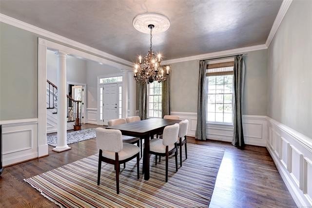 Beautifully situated at the end of a cul-de-sac in the desirable - photo 9