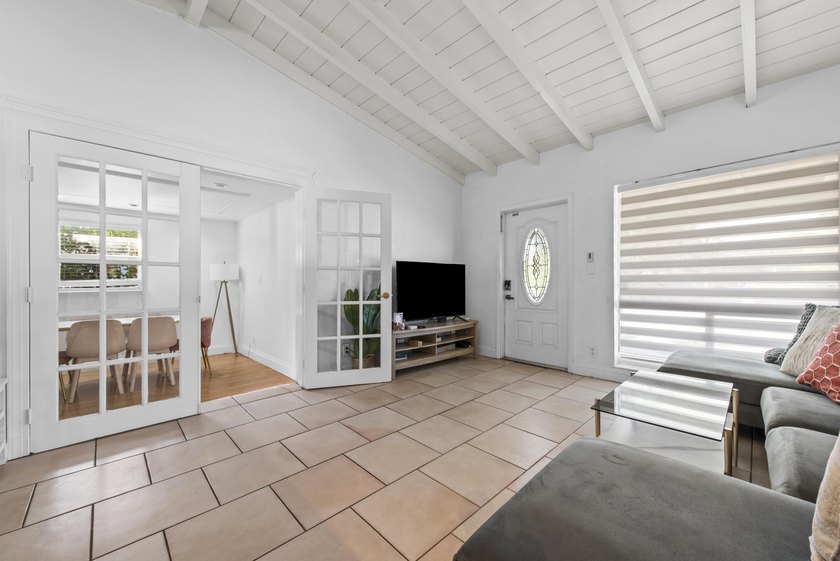 Charming 3-bedroom pool home in the heart of Wilton Manors - photo 4