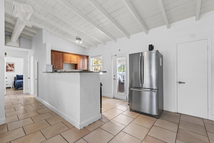 Charming 3-bedroom pool home in the heart of Wilton Manors - photo 7