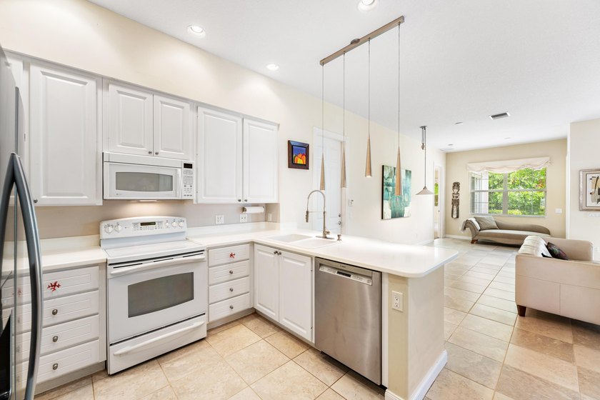 Rare opportunity in Abacoa! This desirable single-story floor - photo 14