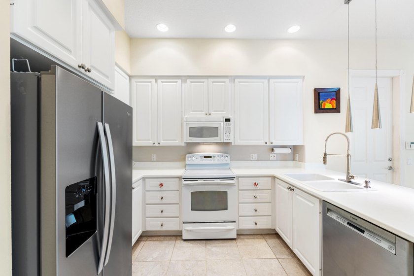 Rare opportunity in Abacoa! This desirable single-story floor - photo 16