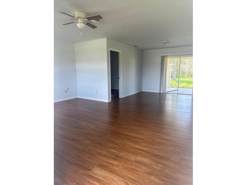 This well maintained 2 bedroom, 2 bathroom CBS home offers a - photo 2