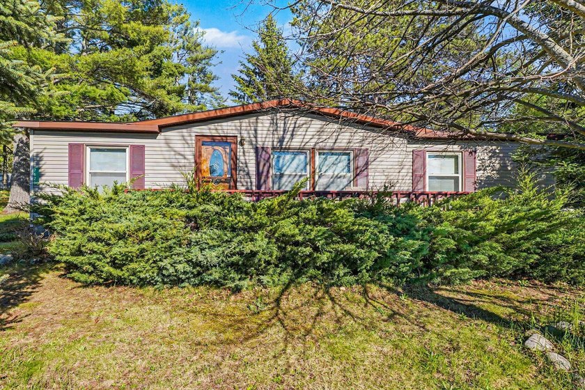 Welcome to Northern Michigan living with this beautifully - photo 22