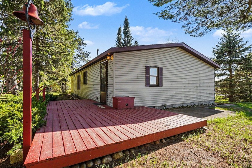 Welcome to Northern Michigan living with this beautifully - photo 23
