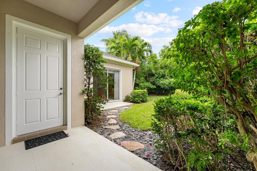 Rare opportunity in Abacoa! This desirable single-story floor - photo 33