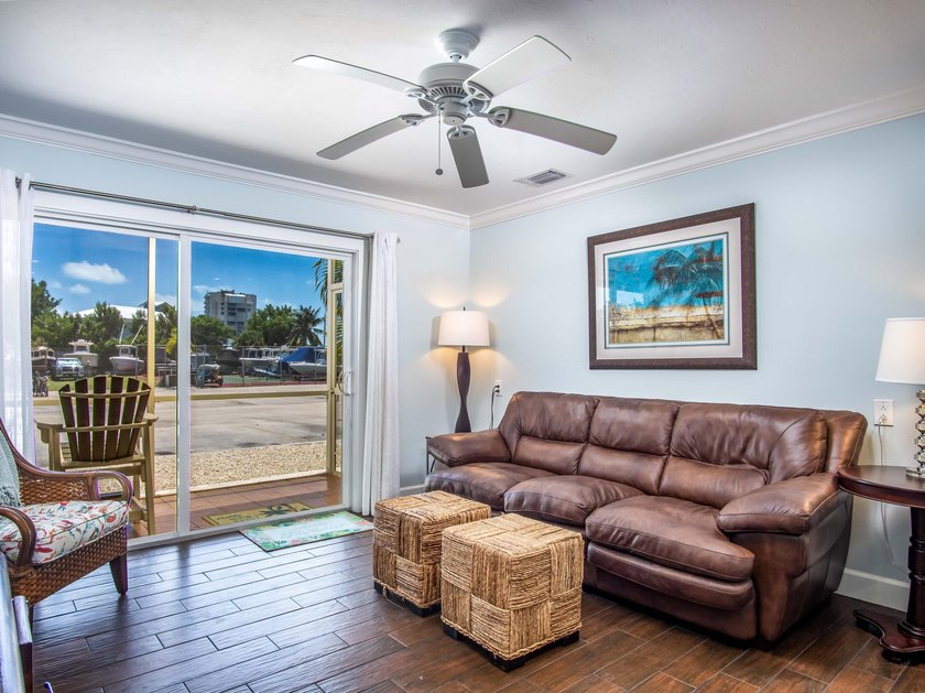 Beautiful end ground floor and corner unit. Enjoy the waterfront - photo 11