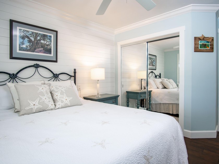 Beautiful end ground floor and corner unit. Enjoy the waterfront - photo 12
