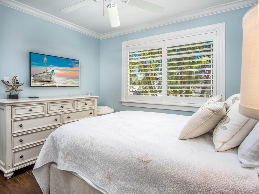 Beautiful end ground floor and corner unit. Enjoy the waterfront - photo 14