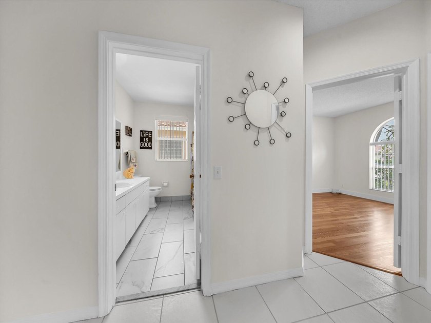 Beautiful maintained 2397 square feet ,4-bedroom, 2.5 -bath - photo 25