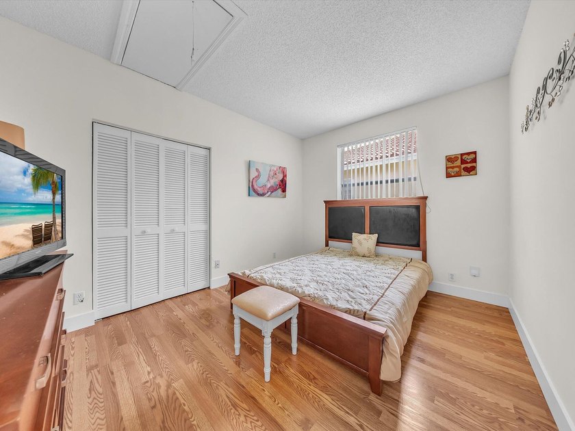 Beautiful maintained 2397 square feet ,4-bedroom, 2.5 -bath - photo 28