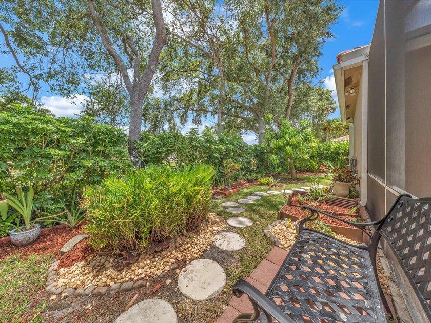 Beautiful maintained 2397 square feet ,4-bedroom, 2.5 -bath - photo 36