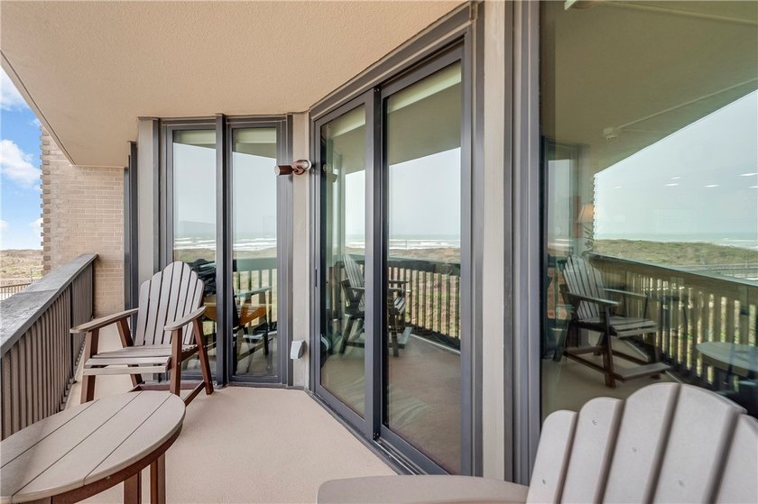 Welcome to The Sandpiper, where beachfront luxury meets - photo 15