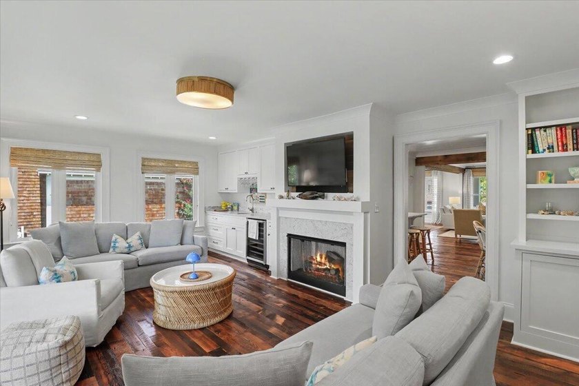 Welcome to your own Sullivan's Island retreat, where timeless - photo 15