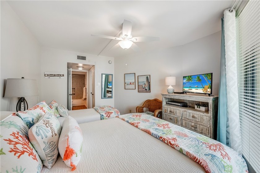 Welcome to The Sandpiper, where beachfront luxury meets - photo 20
