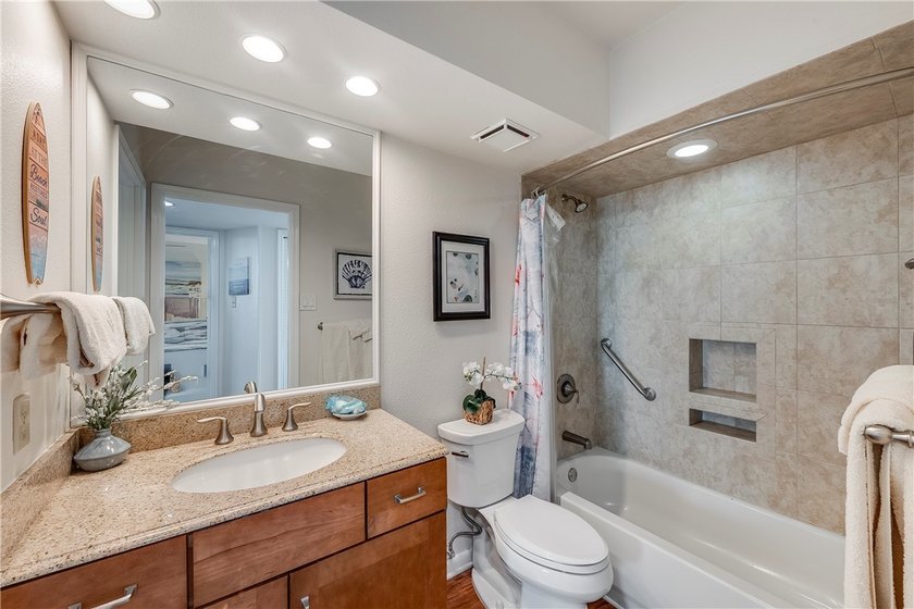 Welcome to The Sandpiper, where beachfront luxury meets - photo 21