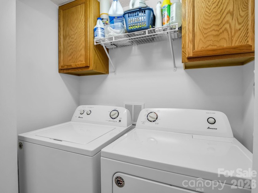 Experience sophisticated comfort in this pristine upper level - photo 21