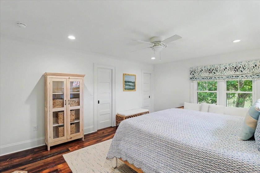 Welcome to your own Sullivan's Island retreat, where timeless - photo 21