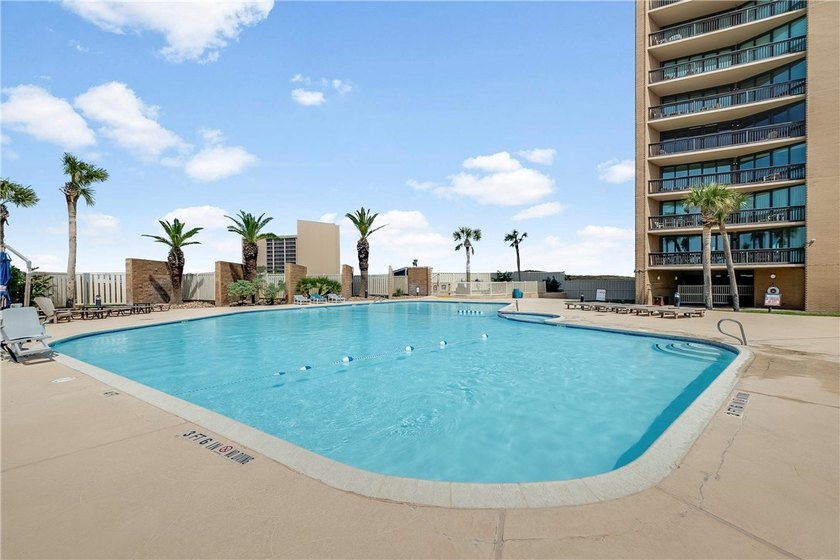 Welcome to The Sandpiper, where beachfront luxury meets - photo 29