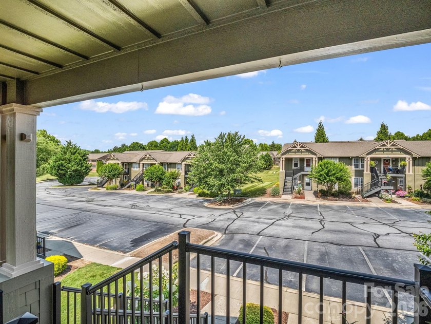 Experience sophisticated comfort in this pristine upper level - photo 29