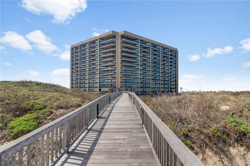 Welcome to The Sandpiper, where beachfront luxury meets - photo 34