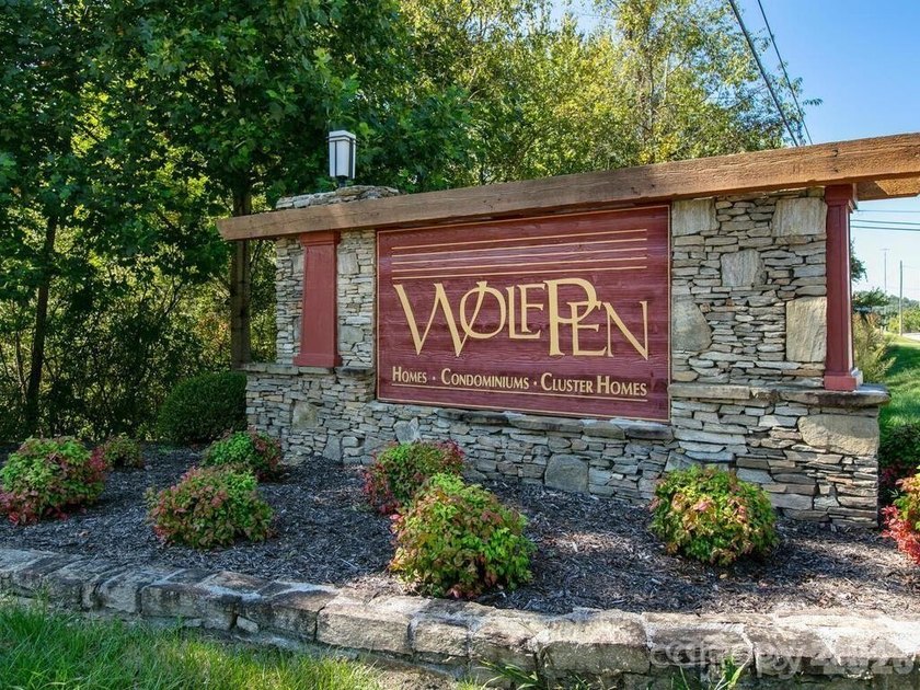 Experience sophisticated comfort in this pristine upper level - photo 35