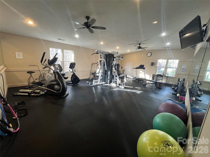 Experience sophisticated comfort in this pristine upper level - photo 40