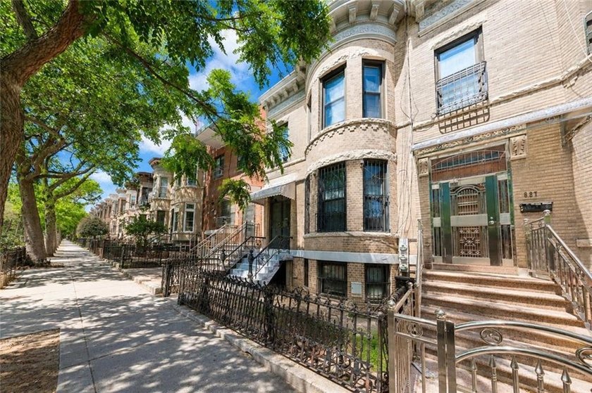 Rare-find 2-family brick with a separate front entrance to the - photo 3
