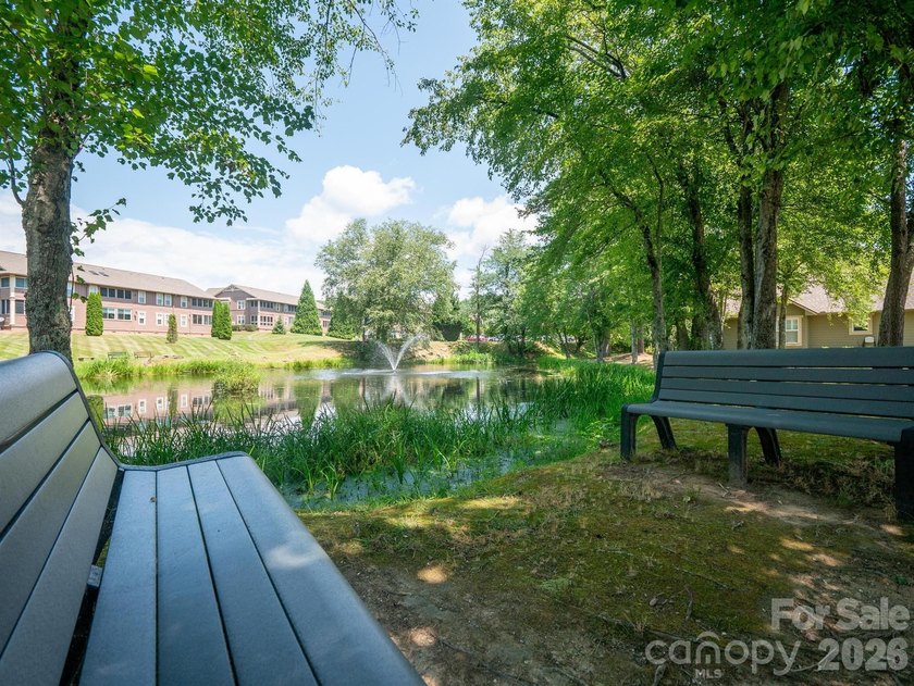 Experience sophisticated comfort in this pristine upper level - photo 43