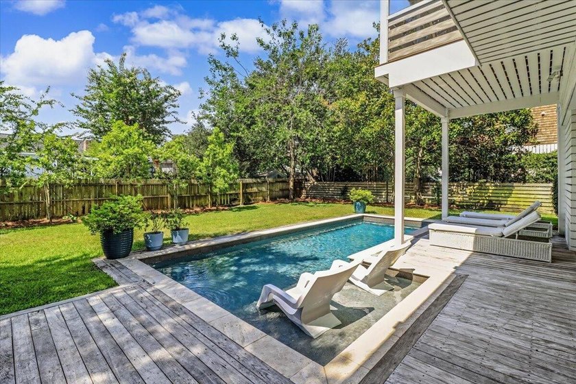 Welcome to your own Sullivan's Island retreat, where timeless - photo 45