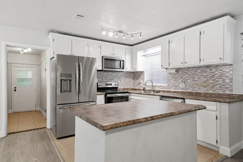 *VA assumable rate of 2.375%* *Paid-off solar panels* Welcome to - photo 5