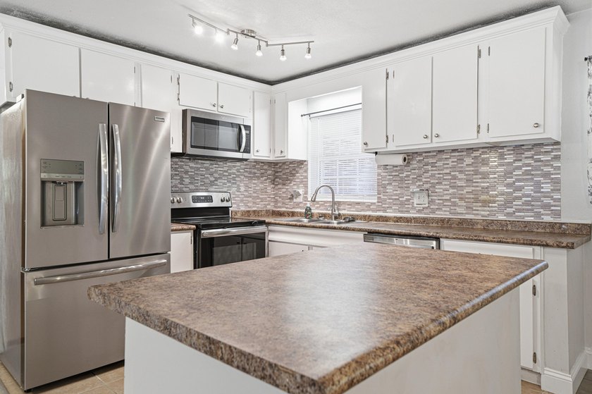 *VA assumable rate of 2.375%* *Paid-off solar panels* Welcome to - photo 6