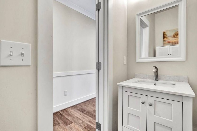 Enjoy lake community living in one of Lake Greenwood's most - photo 13