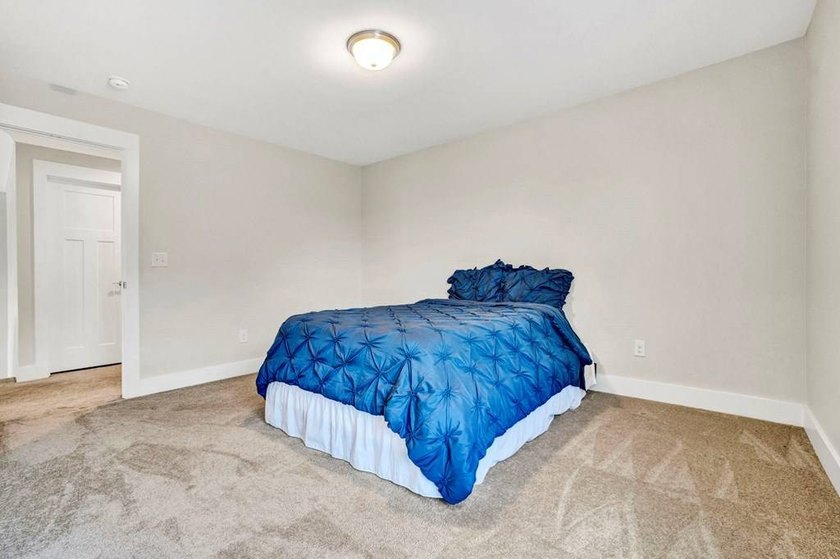 Enjoy lake community living in one of Lake Greenwood's most - photo 14
